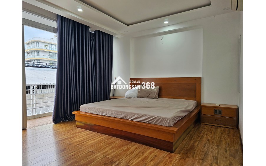 Bán nhà 3 tầng Phó Đức Chính, Vĩnh Hòa – gần biển 300m, có hồ cá Koi, giá 10 tỷ